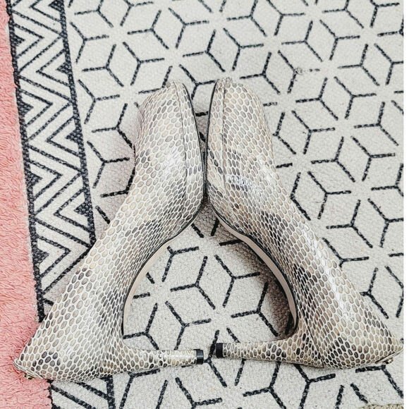 Stuart Weitzman Faux Python Patent Leather Peep Toe Heels, sz 7.5 - Picture 15 of 16